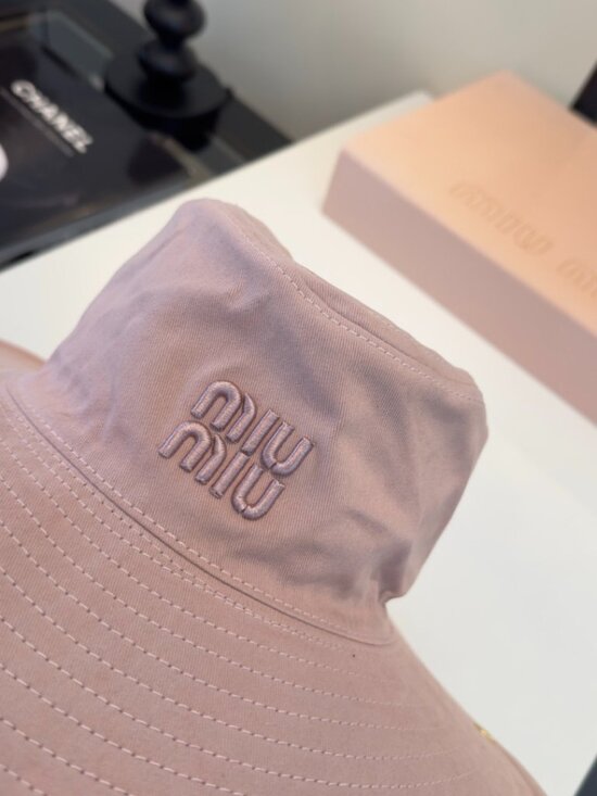 Miu Miu Light Pink Logo Embroidered Bucket Hat main image 4